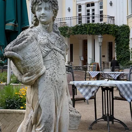 Schloss Hotel 4*