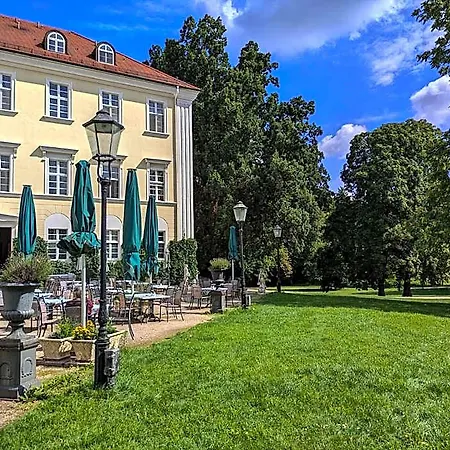 Schloss 4*