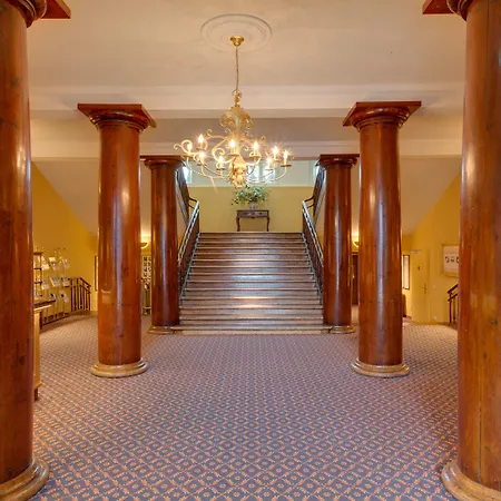 Schloss 4*
