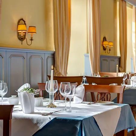 Hotel Schloss 4*