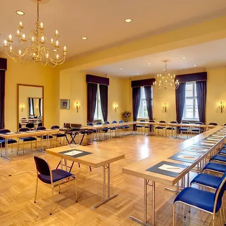 Schloss 4*