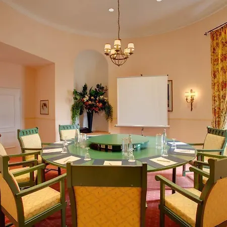 Schloss 4*